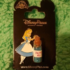 Disney Alice in Wonderland 'Drink Me' Glitter Bottle Pin